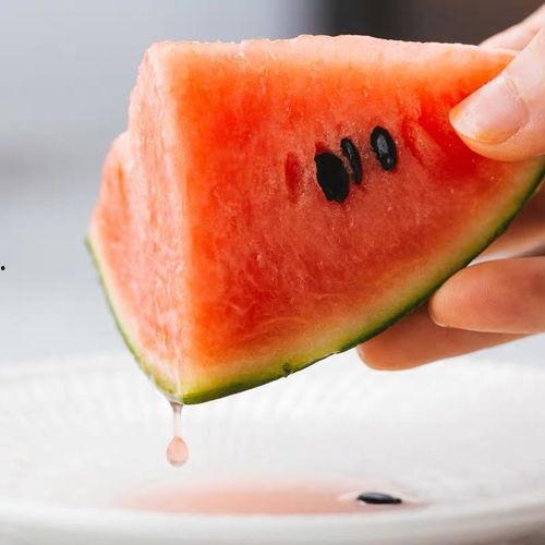 夏天吃瓜好还是吃桃好,西瓜与桃子的美味较量