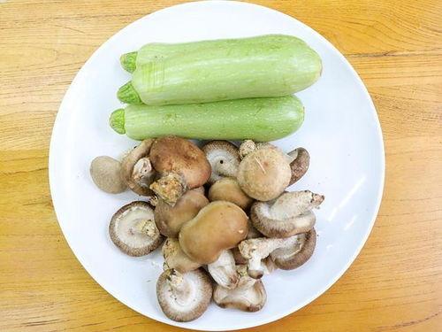 头伏吃五瓜,五瓜养生正当时