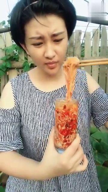 暴躁老妹在线吃瓜,揭秘娱乐圈幕后真相