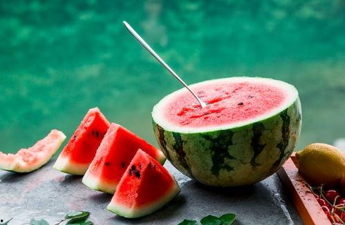 夏天热吃瓜,清凉一“瓜”解暑趣