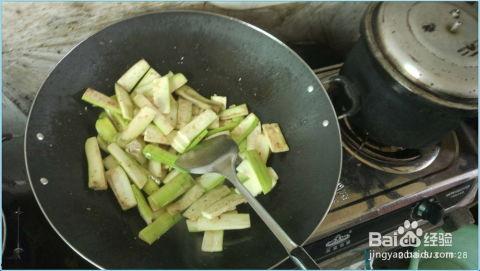 葫芦瓜怎样吃才好吃,这样烹饪让你欲罢不能